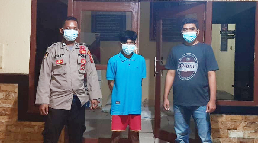 Pria bernisial AS (24), yang dibekuk Polisi karena menipu seorang anak perempuan yang berstatus pelajar