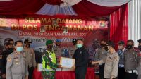 Pemberian tali asih untuk Pos Pam