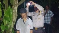 Sukardi saat ditemukan bunuh diri di pohon coklat