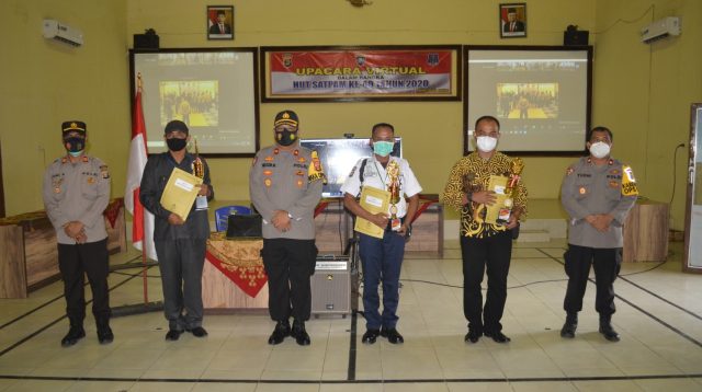 Foto bersama para pemenang lomba peringati HUT Satpam Ke-40