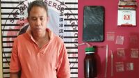 Seorang petani berinisial TN (39), yang dibekuk Polisi karena jadikan rumahnya tempat transaksi narkoba jenis sabu